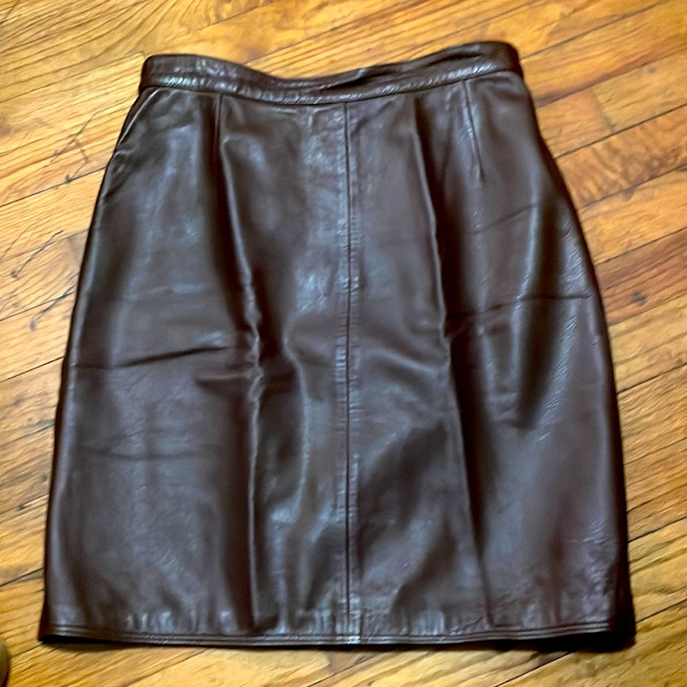 Womens Leather Mini skirt! Size medium.